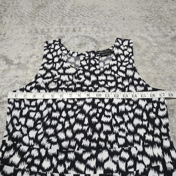 ✨4/$20. BCBGMAXAZRIA Abstract Black White Leopard Mini Sleeveless Shift Dress, M - Picture 9 of 12